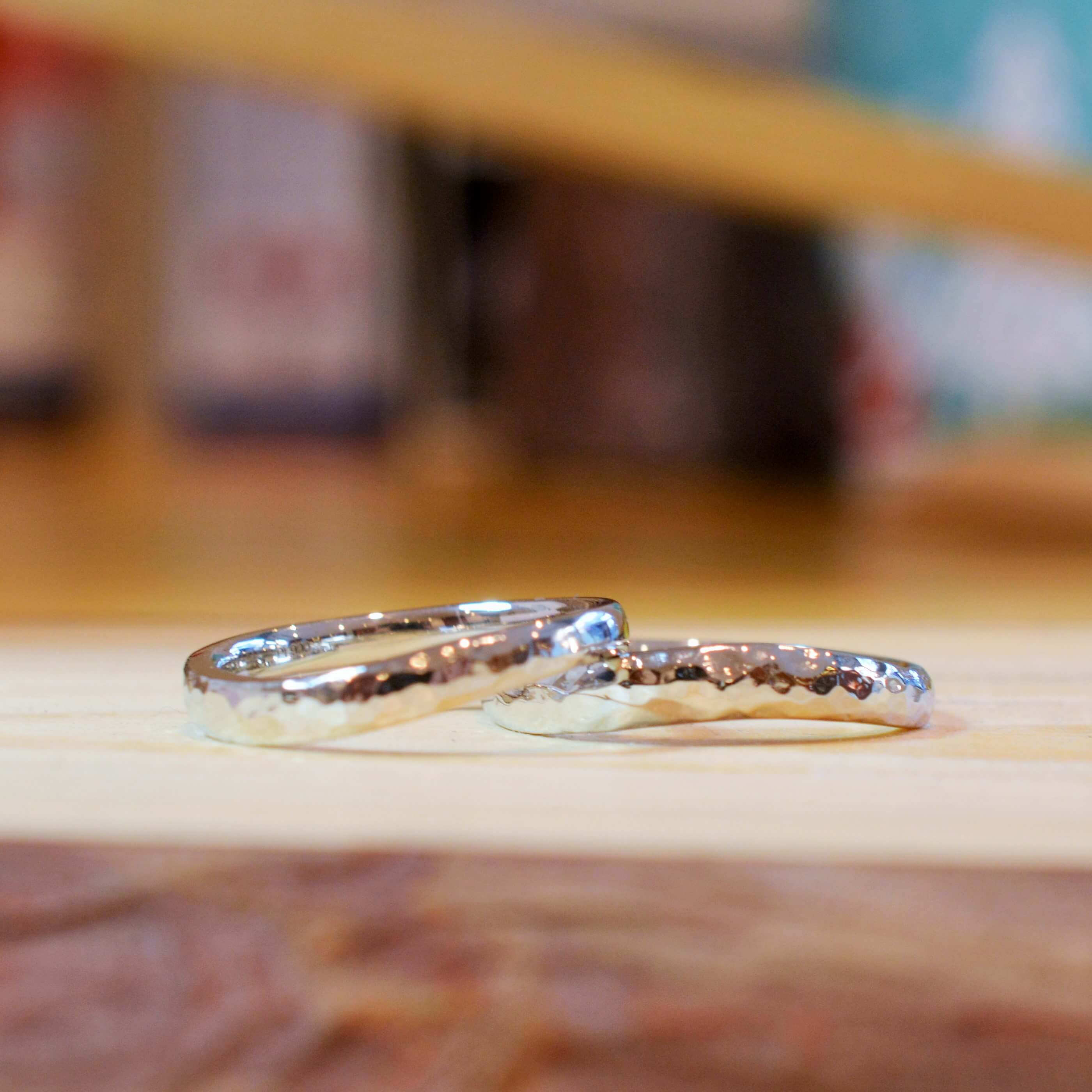 ハンマー模様の形も様々＠手作り結婚指輪工房スミス札幌店