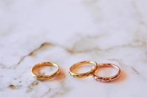 カラーダイヤの結婚指輪
