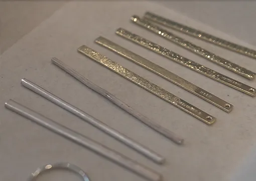 地金を並べた写真