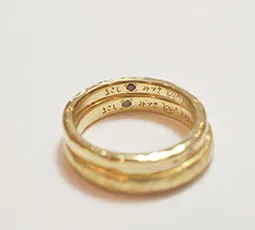 手書きレーザー刻印(内側)された結婚指輪
