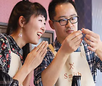 指輪を手作りしたカップルの写真2